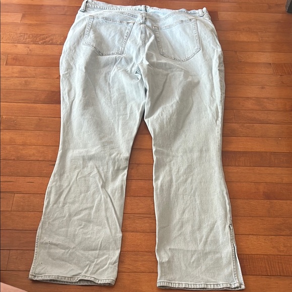 Abercrombie & Fitch Light Wash Split Hem Denim - Picture 5 of 6